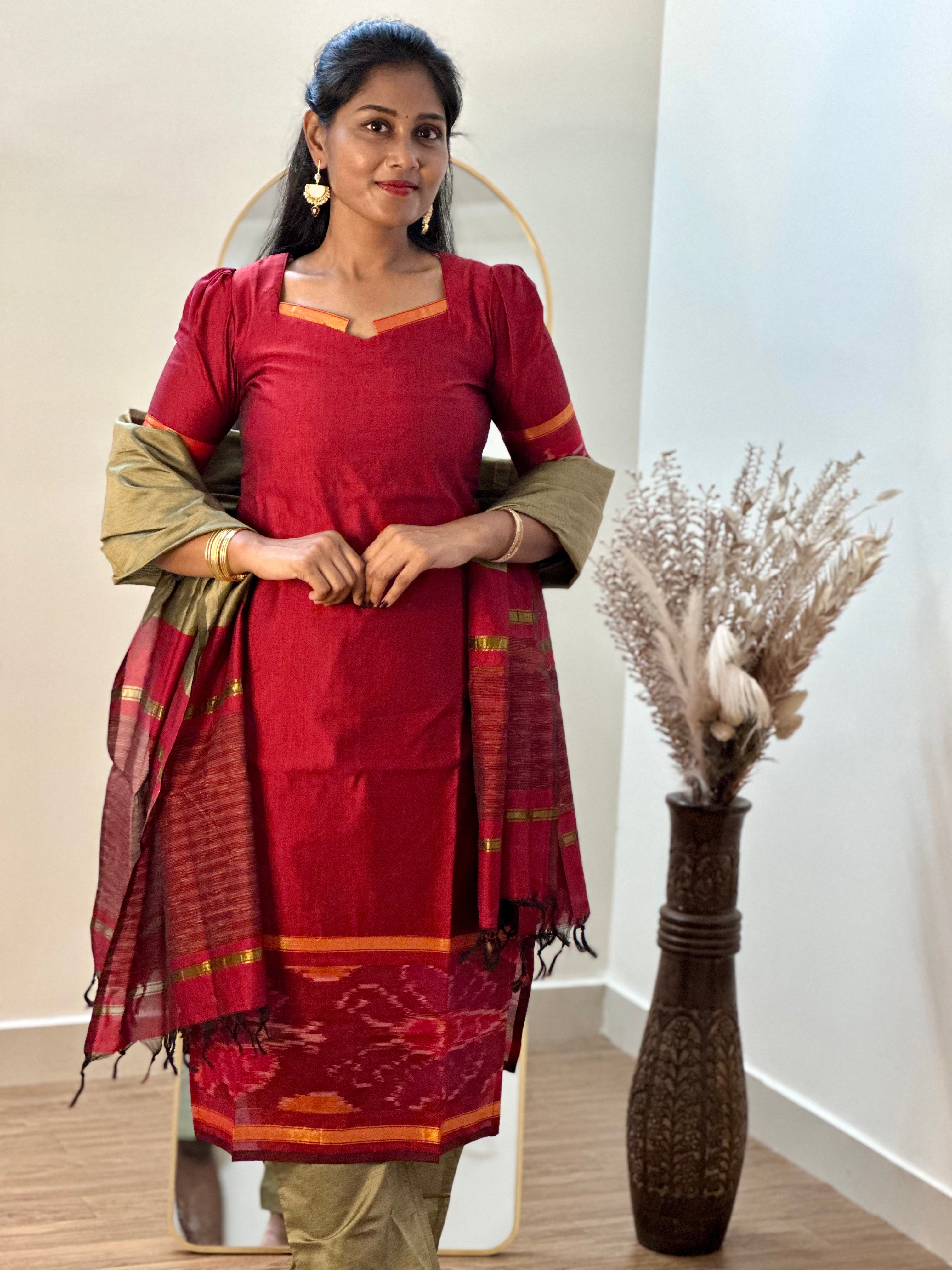 SIYA055 | Varnika Pochampally Seiko Silk Kurta Set (3-Piece) -Red
