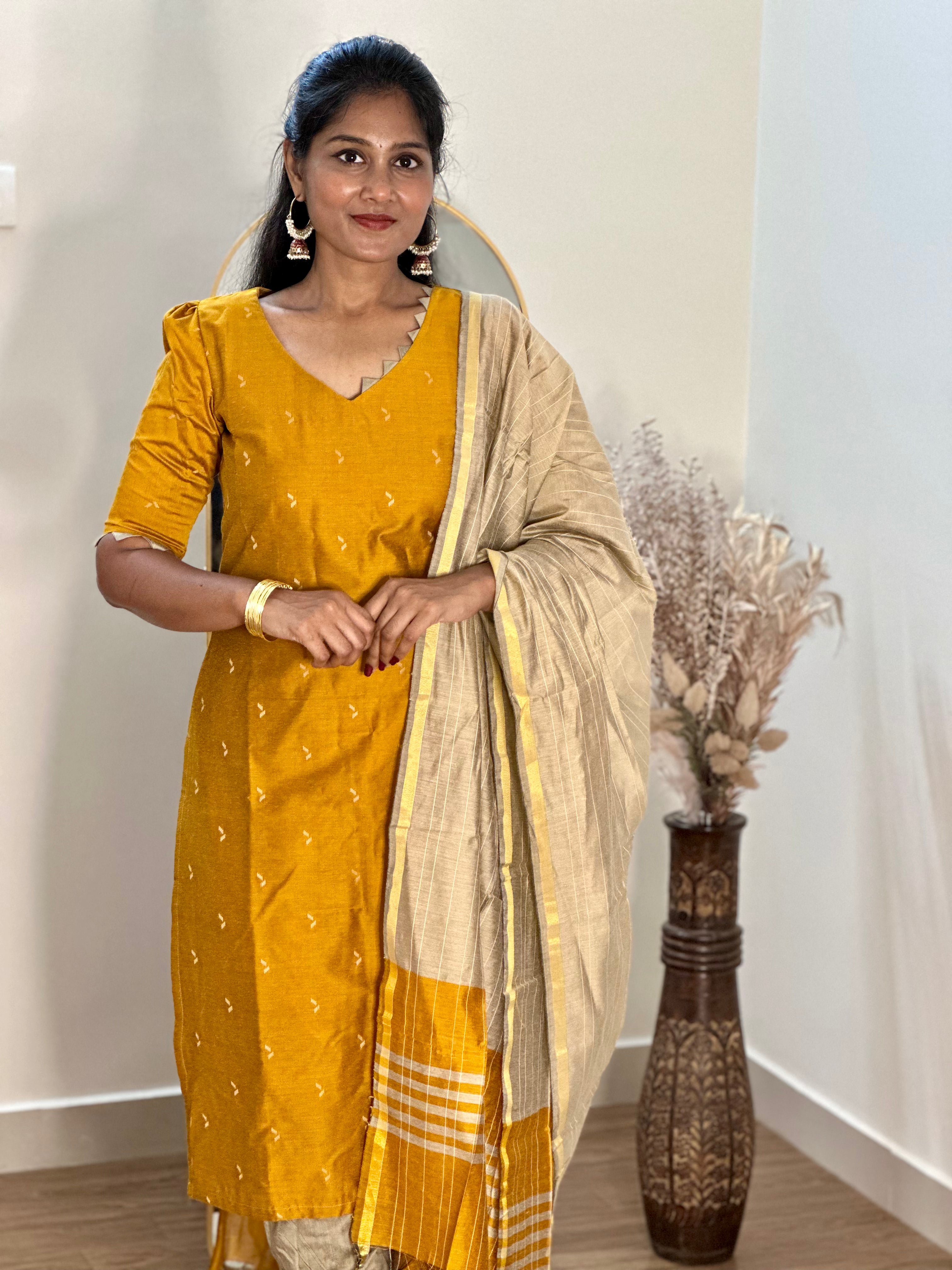 SIYA057 | Kavira Raw Silk Kurta Set (3-Piece)