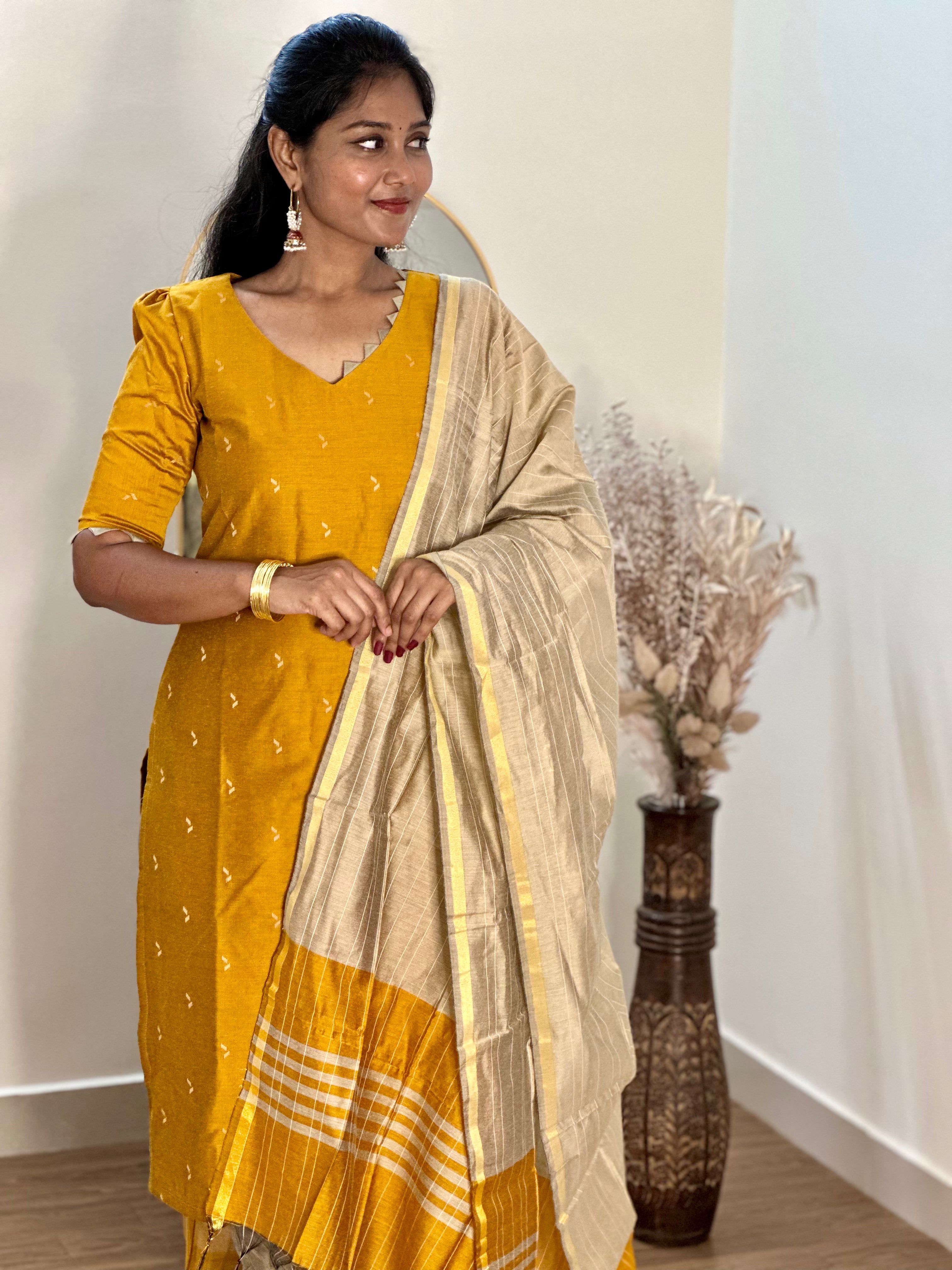 SIYA057 | Kavira Raw Silk Kurta Set (3-Piece)